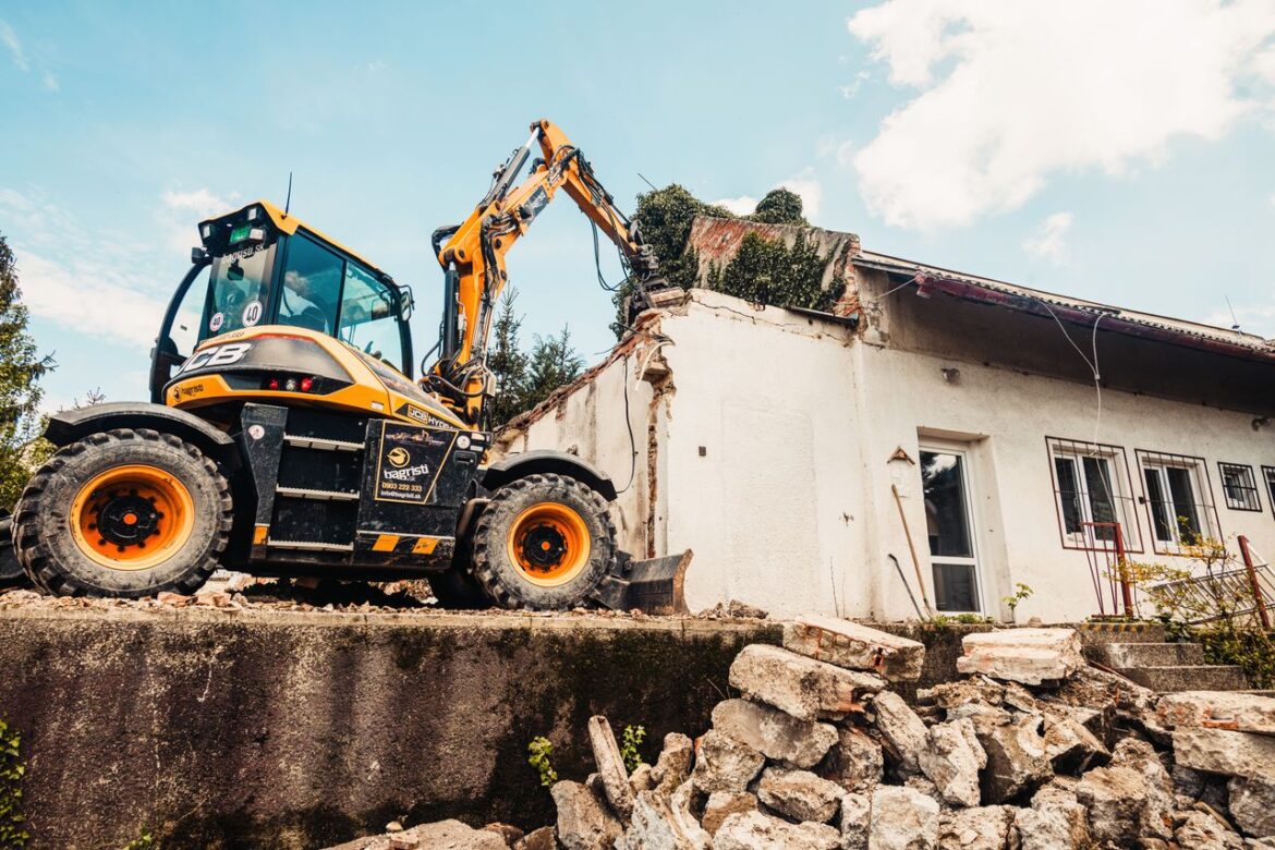 Comment gérer la poussière lors des travaux de démolition?
