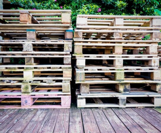 Mobilier de jardin en palette DIY : fabriquez vos banquettes vous-même