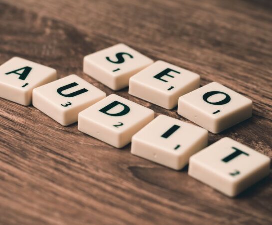 Agence SEO : Comment les réseaux sociaux aident indirectement votre SEO?