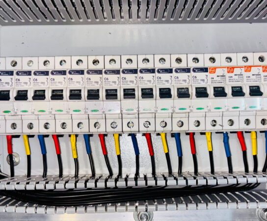 Disjoncteur connecté : pilotez votre tableau électrique à distance