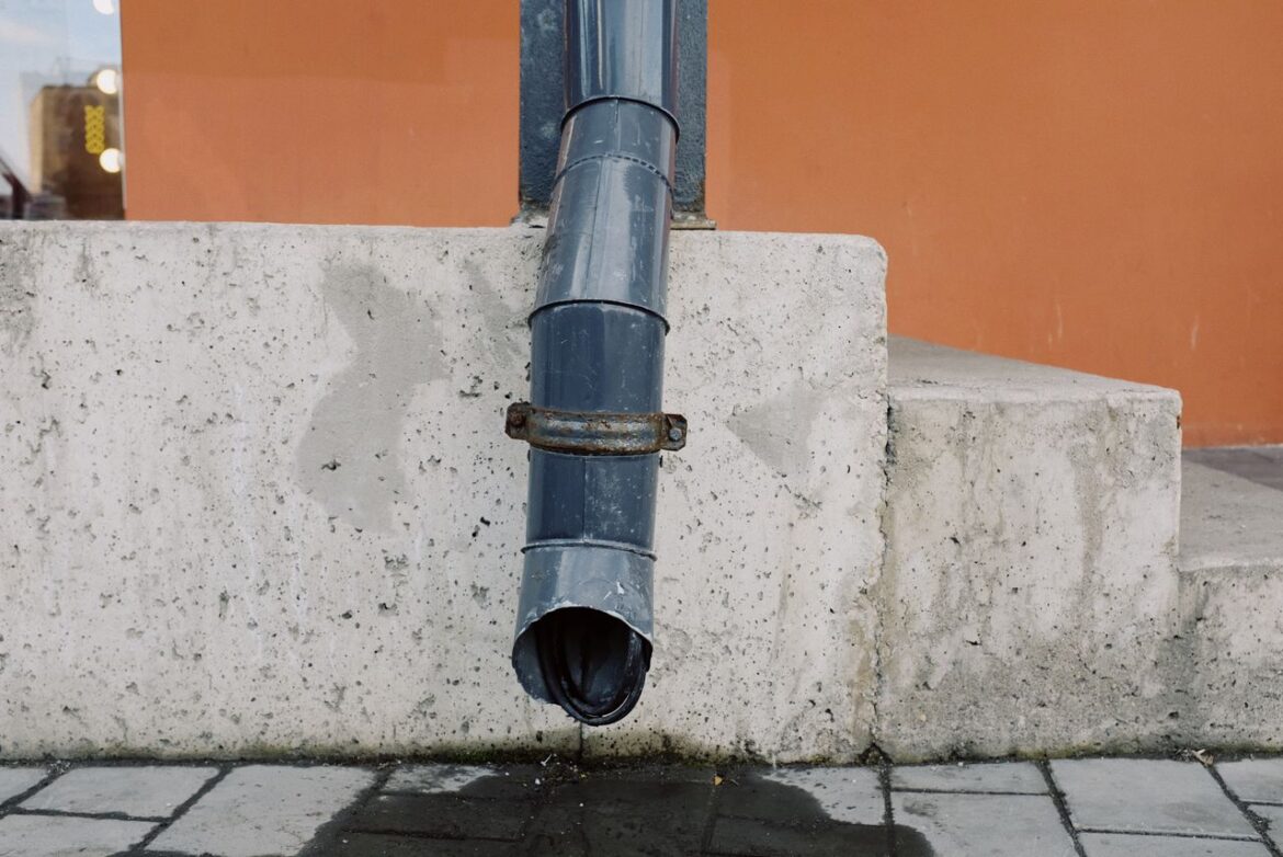 Étanchéité bitumineuse pour murs de soutènement : le drainage parfait