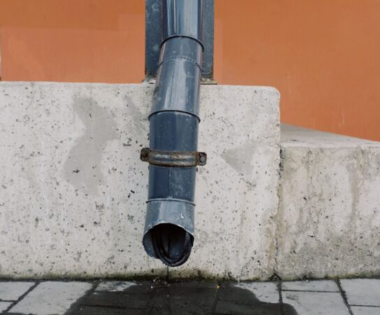 Étanchéité bitumineuse pour murs de soutènement : le drainage parfait