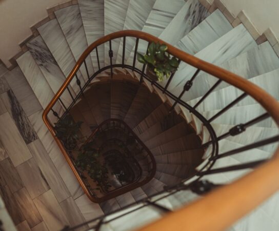 Escalier sur mesure : Main courante en bois exotique