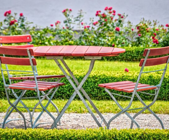 Mobilier de jardin en teck : l&rsquo;investissement élégance et longue durée