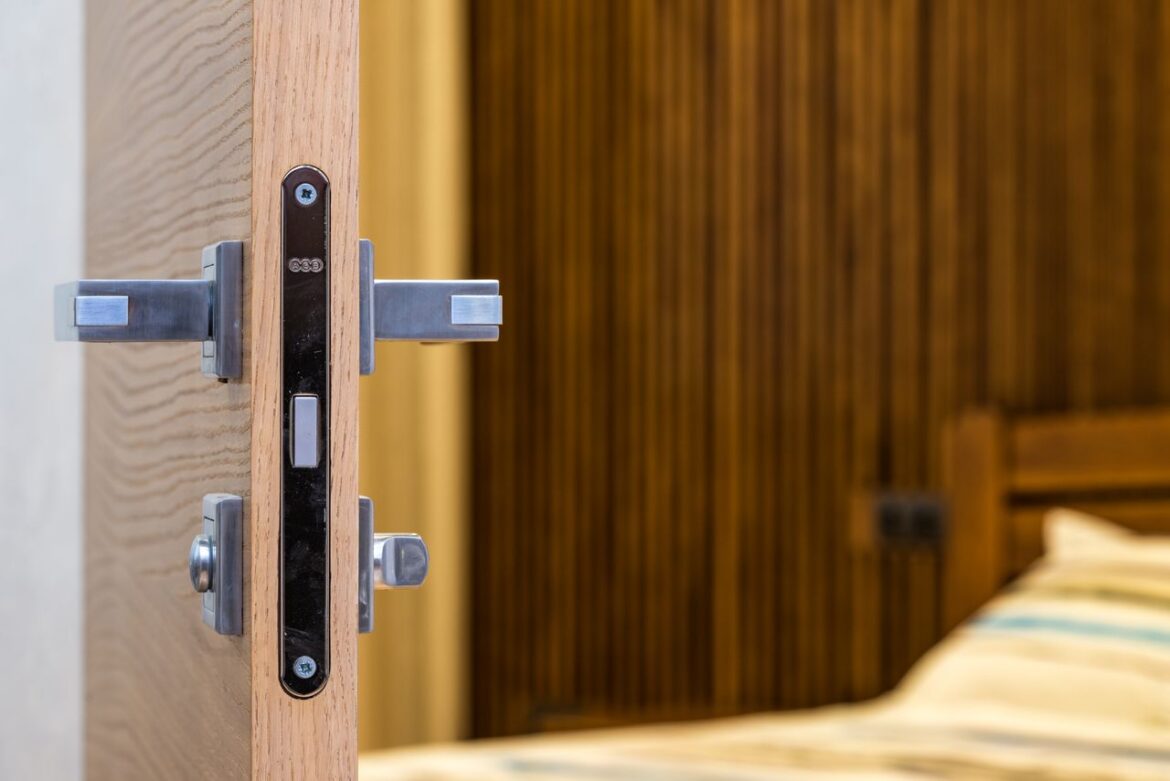Serrure connectée : faciliter l&rsquo;accès aux secours et la sécurité personnelle