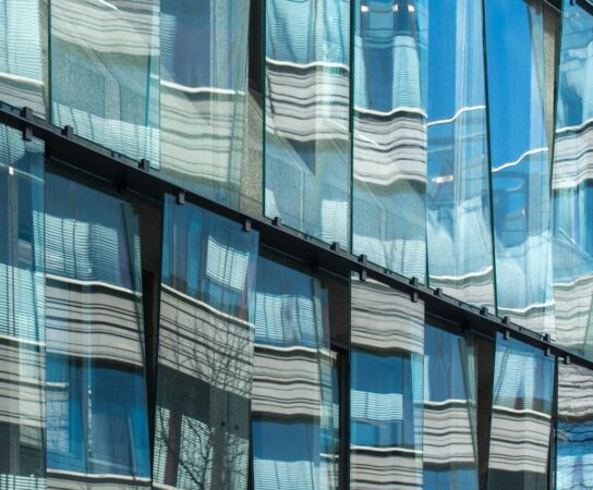Pourquoi choisir une façade rideau pour un rendu moderne?