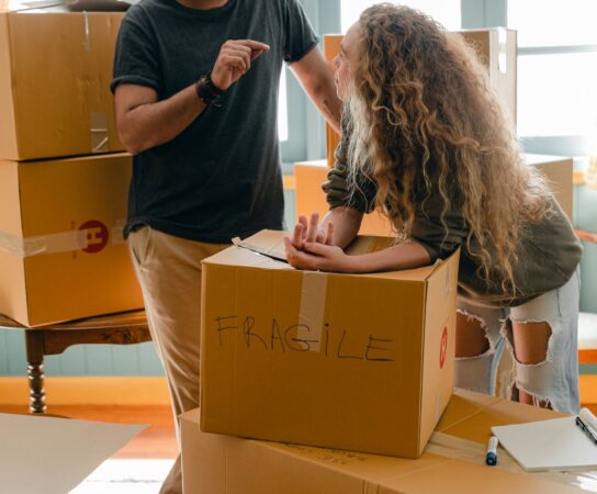 Ruban adhésif « Fragile » : est-ce que les transporteurs y font attention?