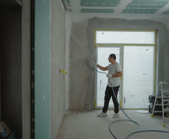 Rénovation de mur : remplacer une frise ancienne sans tout casser
