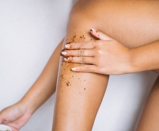 Gommage du maillot avant épilation : éviter les poils sous peau