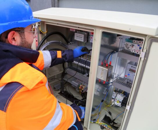 Habilitation électrique pour les non-électriciens : comprendre les zones