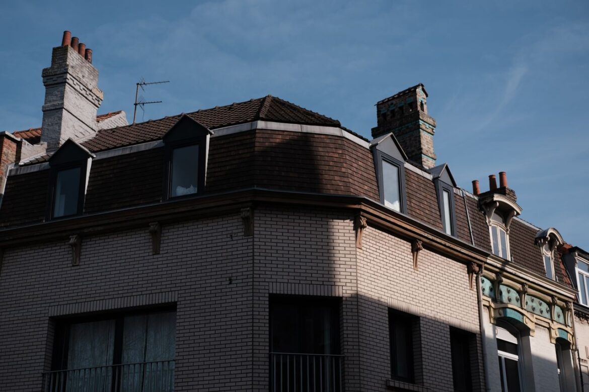 Faîtière crantée ou ventilée : optimisez l&rsquo;aération de vos combles