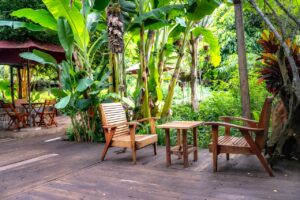 Mobilier de jardin en résine tressée : confort et résistance aux intempéries