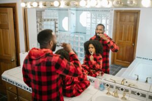 Salle de bain familiale : agencer une pièce d&rsquo;eau pratique pour les enfants