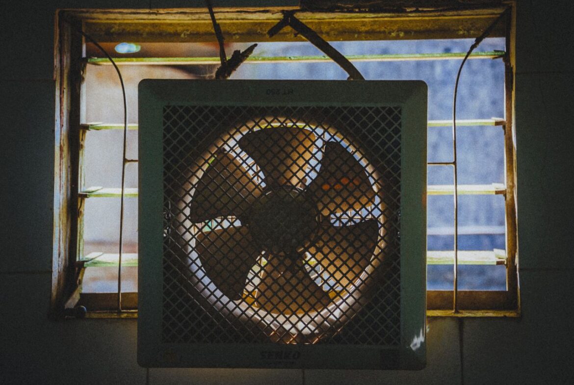 Bruit du caisson ventilation : le suspendre pour éviter les vibrations
